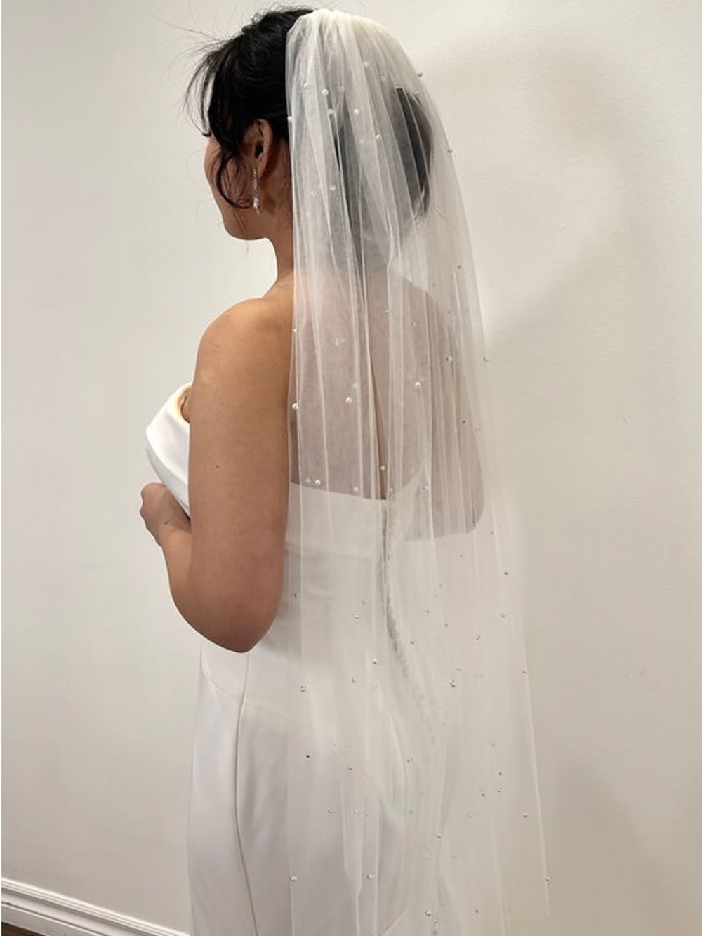 Pearl-Embellished Bridal Fingertip Length Veil in White